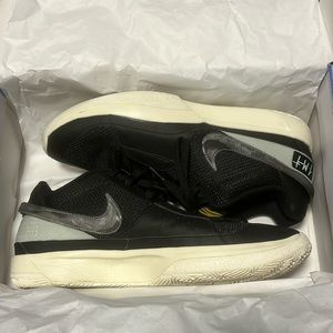 Ja 1 Basketball shoe